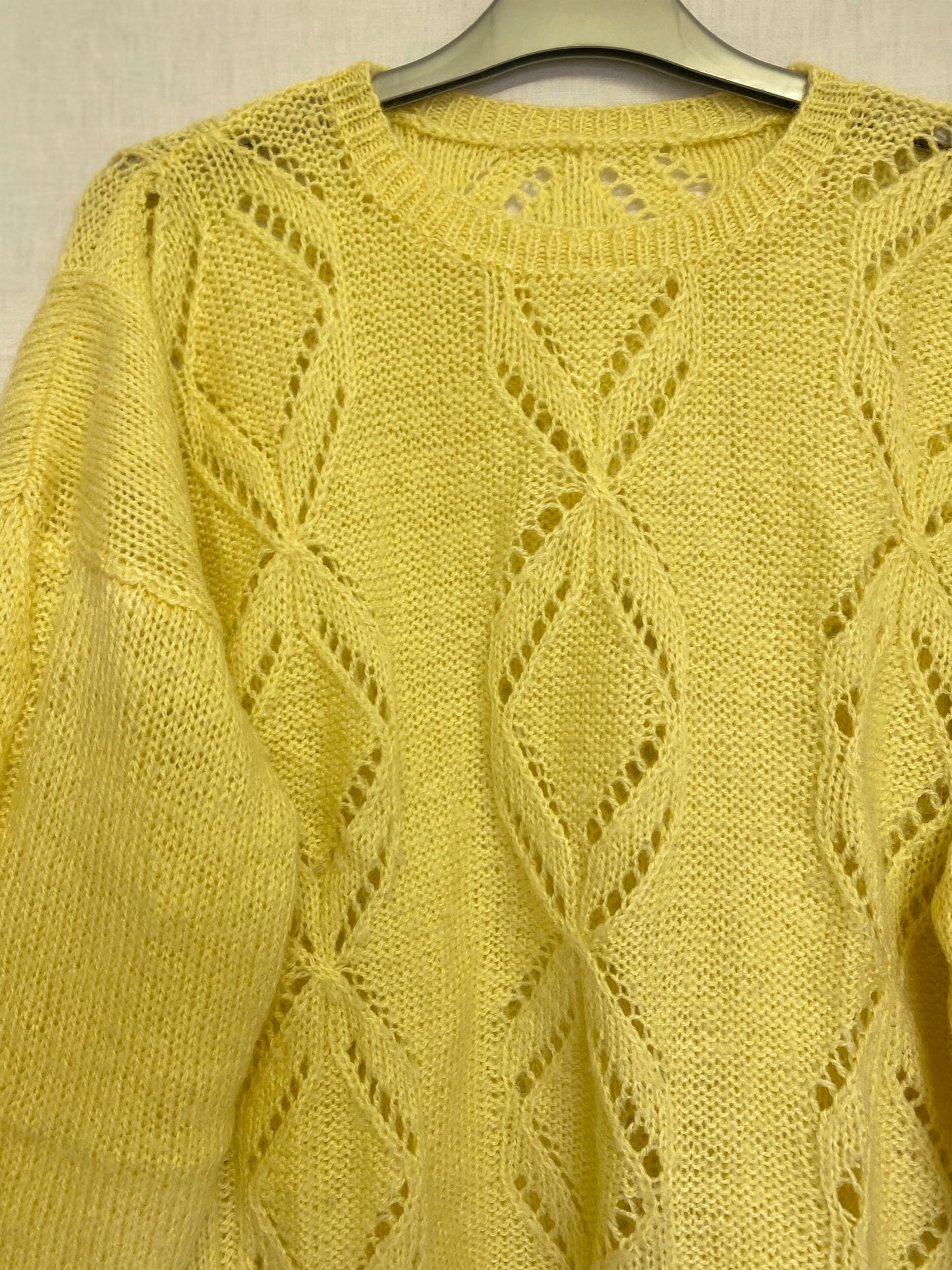 Pull en laine jaune vintage