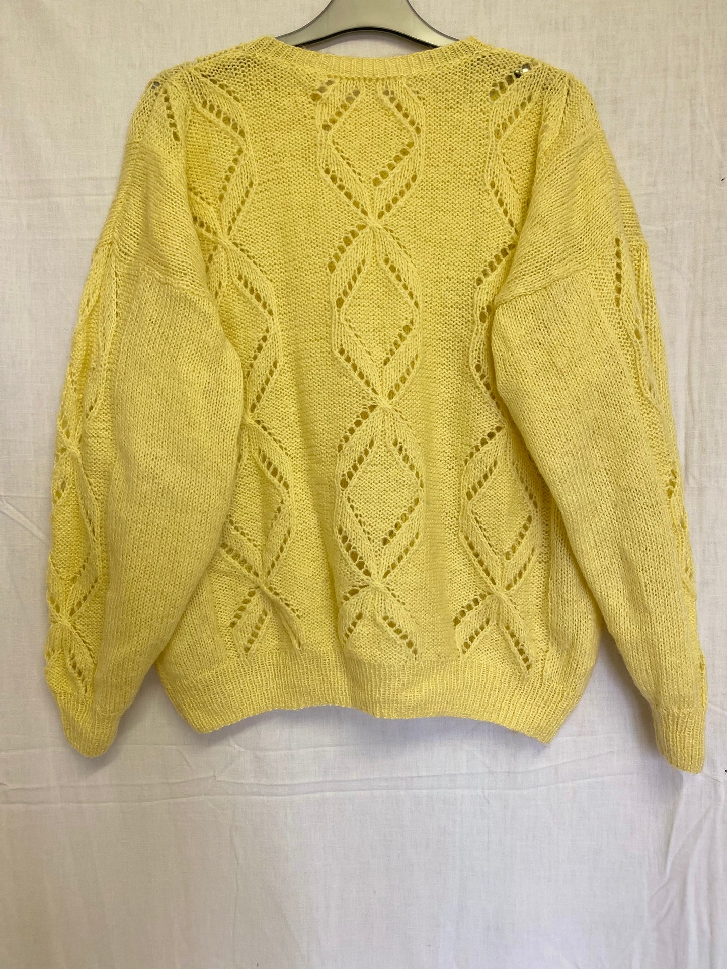 Pull en laine jaune vintage